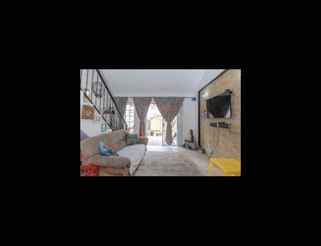 3 BEDROOM TOWNHOUSE FOR SALE IN ILLIONDALE